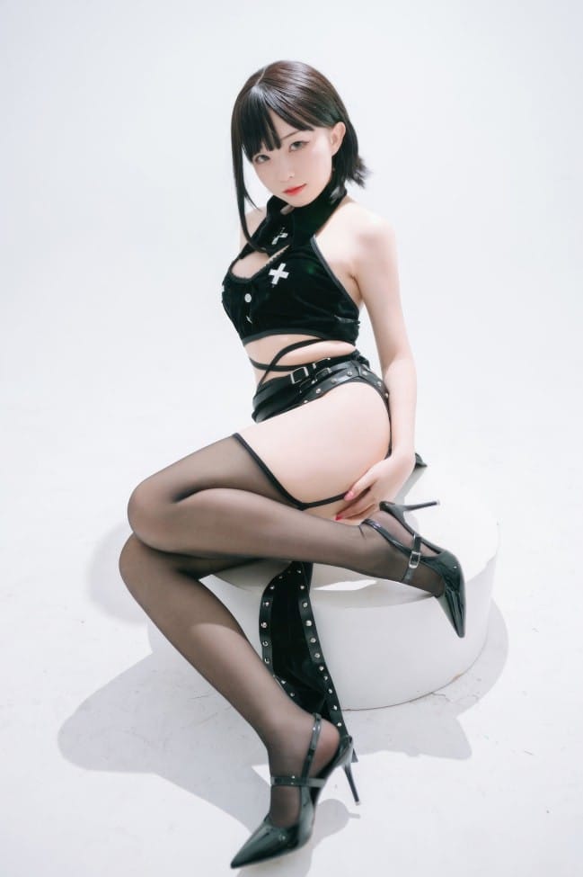 花铃 NO.36 吊带袜修女 [71P-400M]-2